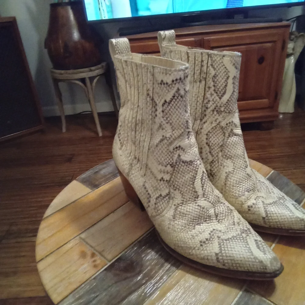 Dolce Vita Serna Snakeskin Leather Booties Size 8.5. Block Heel 2.5" - Picture 5 of 16